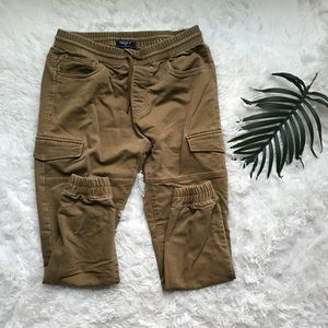 F21 men’s jogger pants